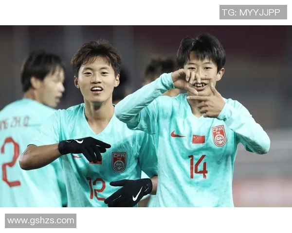 亚洲杯赛场精彩瞬间回顾：从惊险进球到感动时刻的巅峰对决